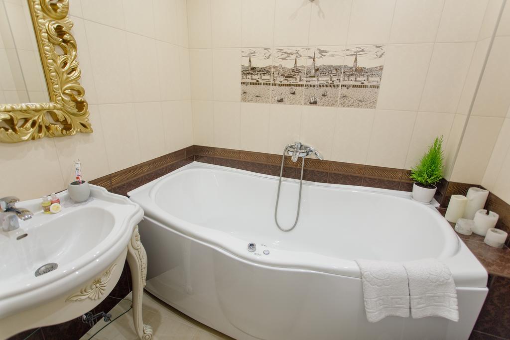Royal Suite Apartment With Jacuzzi Soumy Extérieur photo
