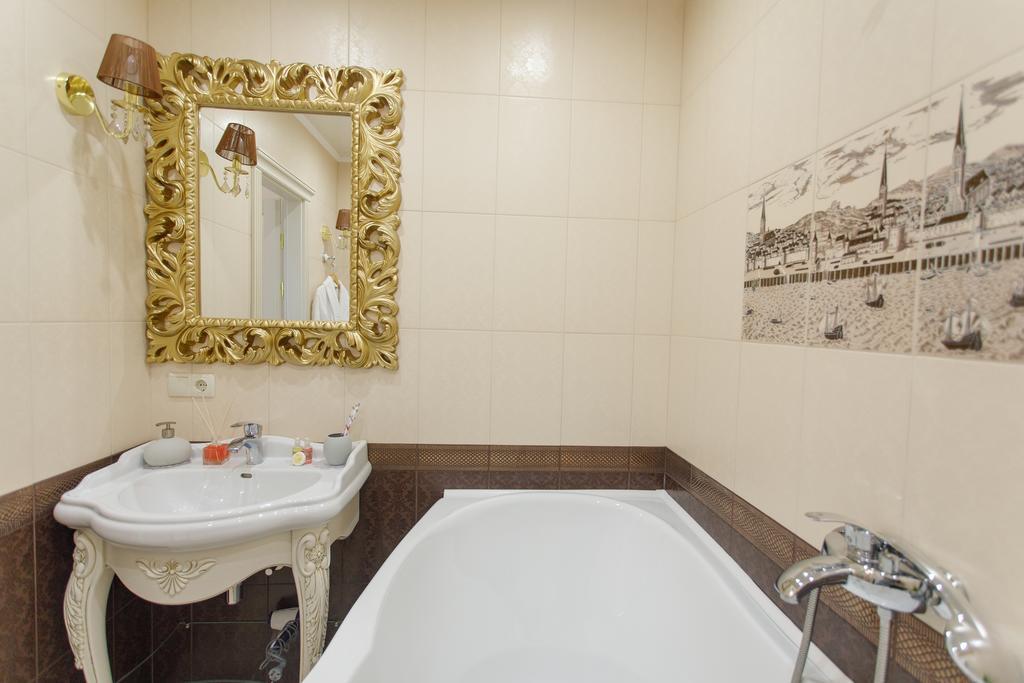 Royal Suite Apartment With Jacuzzi Soumy Extérieur photo
